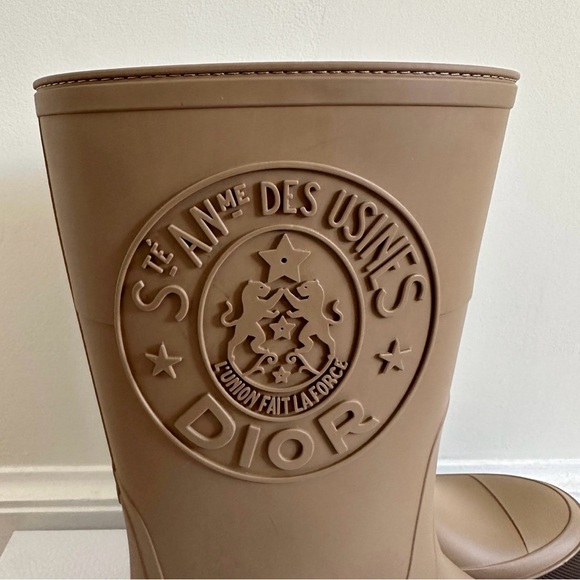 DIORUNION RAIN BOOTS IN DARK NUT COLOR (BEIGE) - Picture 5 of 12